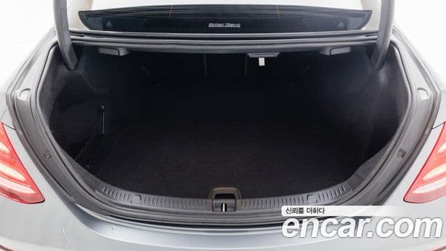 Mercedes-Benz E-Class 2020 — Фото 10/20