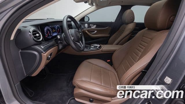 Mercedes-Benz E-Class 2020 — Фото 13/20