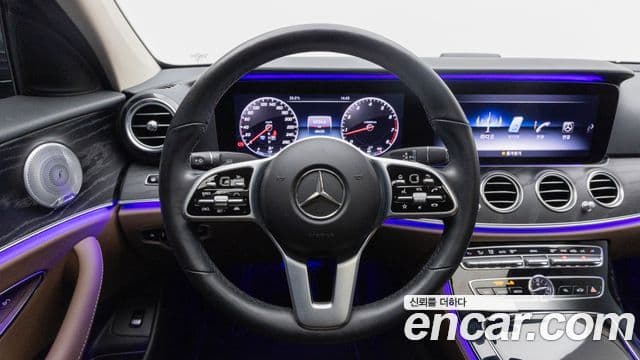 Mercedes-Benz E-Class 2020 — Фото 19/20