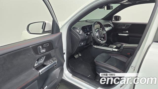 Mercedes-Benz GLB-Class 2022 — Şəkil 10/20