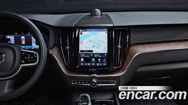 Volvo XC60 2021 — Фото 15/20
