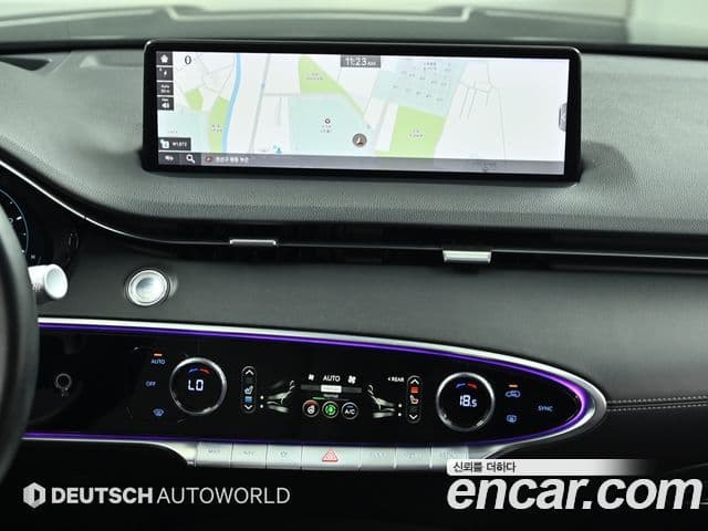 Genesis GV70 2021 — ფოტო 13/20
