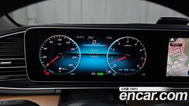 Mercedes-Benz GLE-Class 2021 — ფოტო 8/20