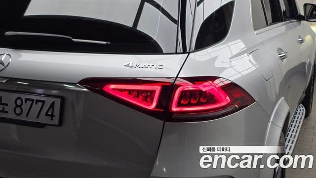 Mercedes-Benz GLE-Class 2021 — Photo 15/33