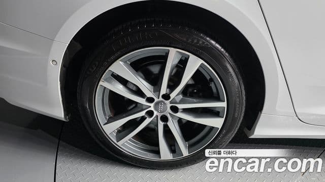 Audi A6 2020 — ფოტო 5/20