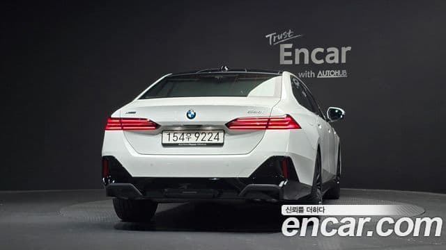 BMW 5 Series 2025 — ფოტო 4/20