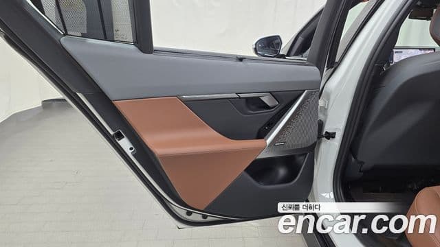 BMW 5 Series 2025 — Photo 9/34