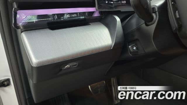 BMW 5 Series 2025 — Photo 27/34