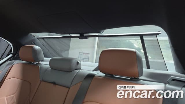 BMW 5 Series 2025 — Photo 12/34