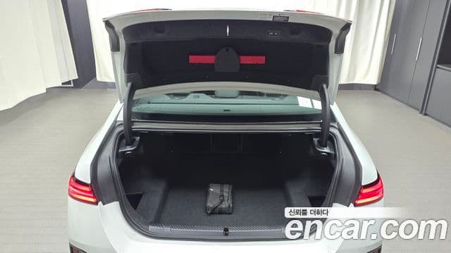 BMW 5 Series 2025 — Photo 24/34