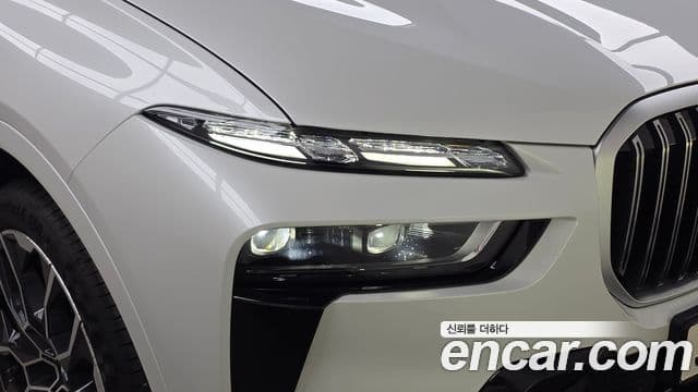 BMW X7 2026 — Photo 21/35