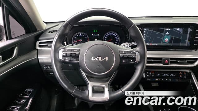 Kia K5 2023 — ფოტო 12/20