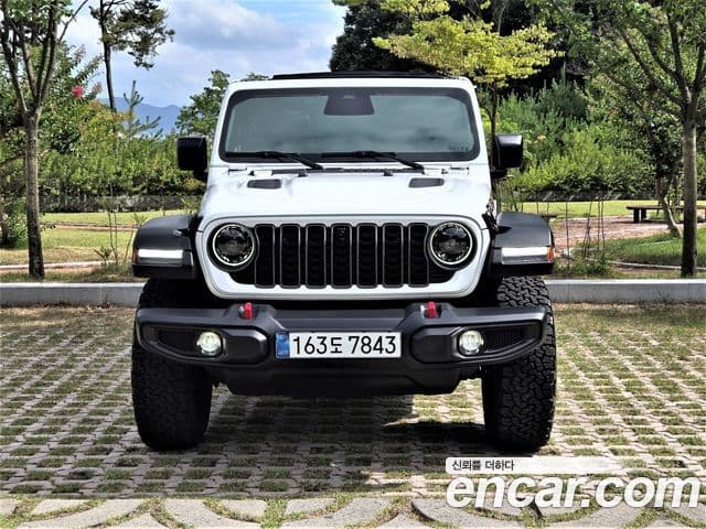 Jeep Wrangler 2025 — ფოტო 2/20