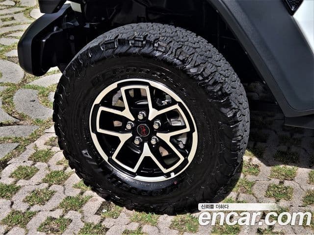 Jeep Wrangler 2025 — ფოტო 4/20