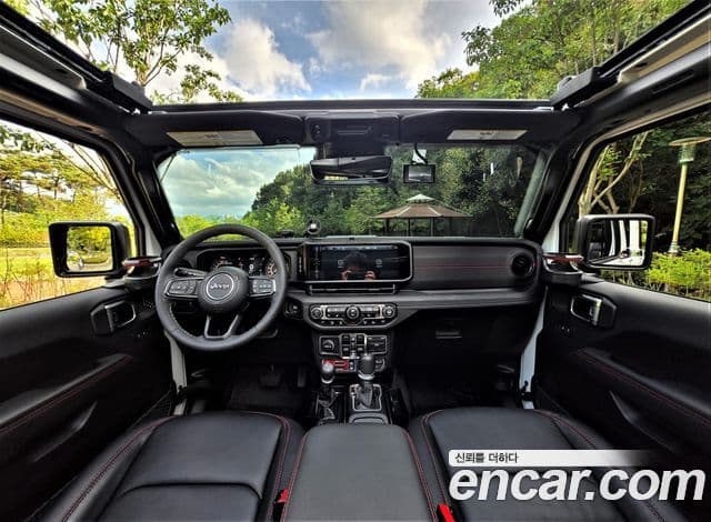 Jeep Wrangler 2025 — ფოტო 8/20