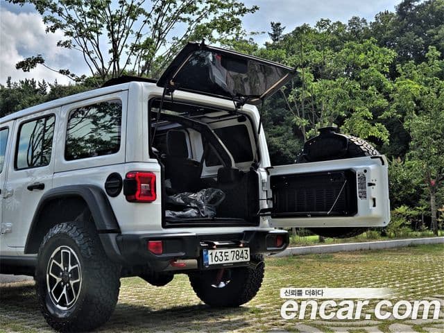Jeep Wrangler 2025 — ფოტო 19/20