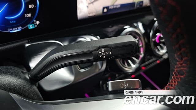 Mercedes-Benz EQB 2025 — ფოტო 9/32