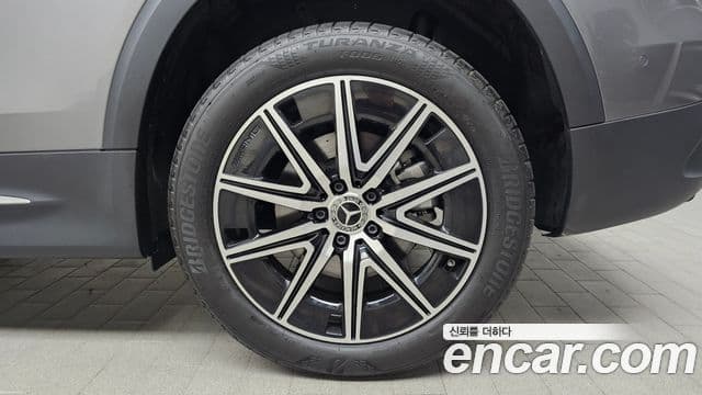 Mercedes-Benz EQB 2025 — ფოტო 17/32