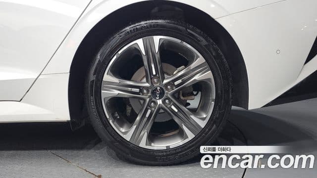 Kia K5 2021 — ფოტო 5/20