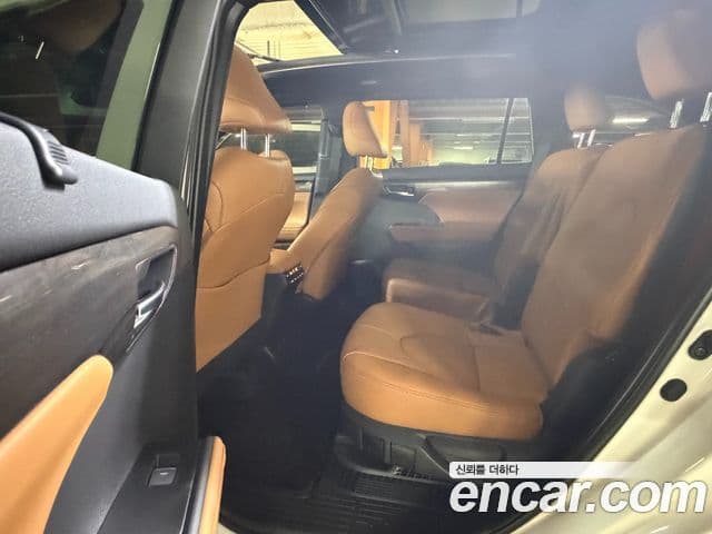 Toyota Highlander 2025 — ფოტო 6/20