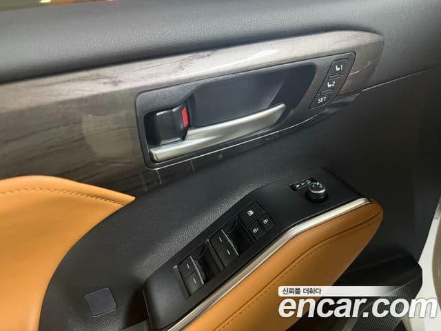 Toyota Highlander 2025 — ფოტო 16/20