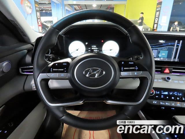 Hyundai Avante 2021 — ფოტო 8/20