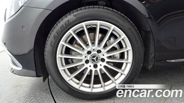 Mercedes-Benz E-Class 2020 — ფოტო 5/20