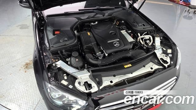 Mercedes-Benz E-Class 2020 — ფოტო 6/20