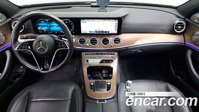 Mercedes-Benz E-Class 2020 — ფოტო 7/20