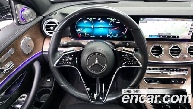 Mercedes-Benz E-Class 2020 — ფოტო 14/20