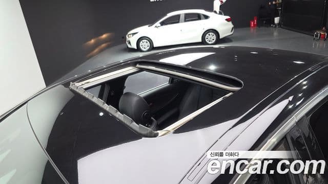 Mercedes-Benz E-Class 2020 — ფოტო 16/20