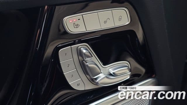 Mercedes-Benz G-Class 2024 — Photo 11/33