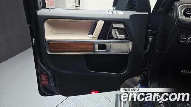 Mercedes-Benz G-Class 2024 — Photo 10/33