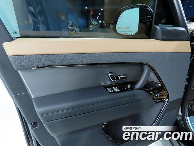 Land Rover Range Rover Sport 2025 — ფოტო 14/19
