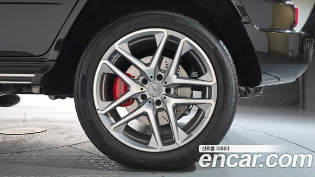 Mercedes-Benz G-Class 2025 — Photo 22/36