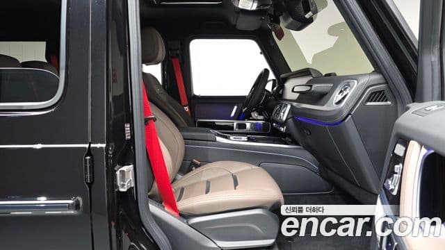 Mercedes-Benz G-Class 2025 — Photo 3/36