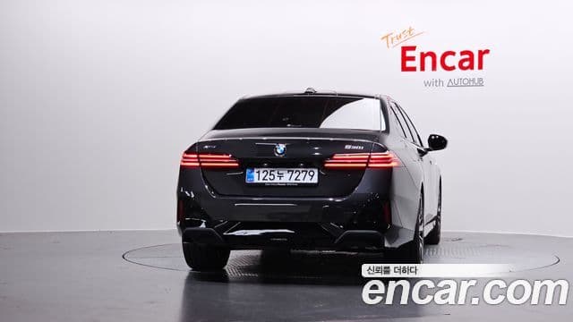 BMW 5 Series 2025 — ფოტო 4/20