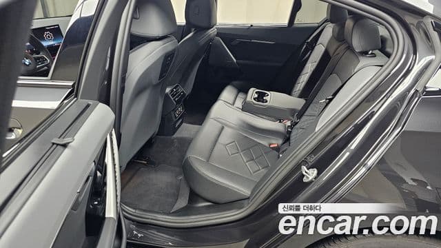BMW 5 Series 2025 — ფოტო 11/20