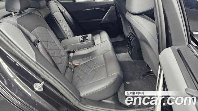 BMW 5 Series 2025 — ფოტო 12/20