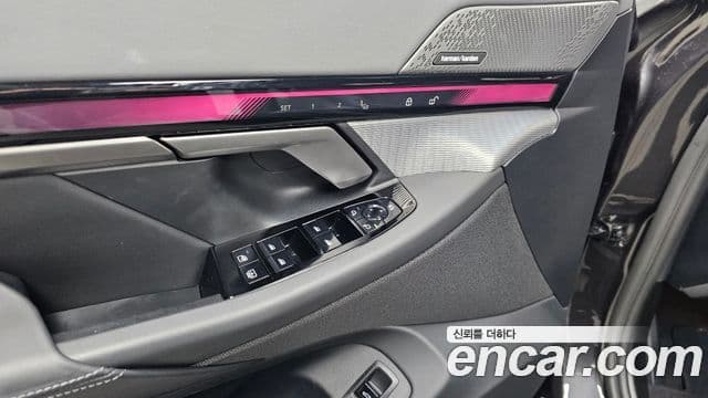 BMW 5 Series 2025 — Photo 29/34