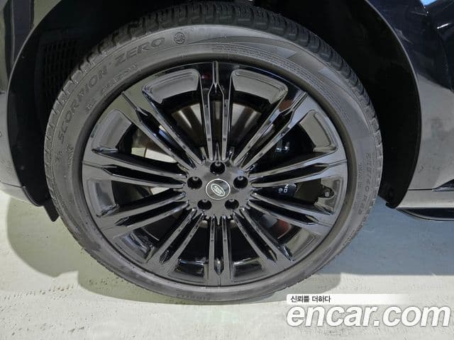 Land Rover Range Rover 2024 — ფოტო 17/20