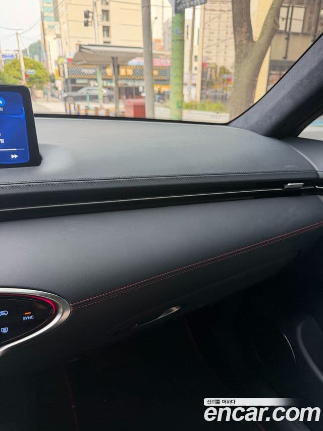 Genesis GV70 2023 — Şəkil 13/14