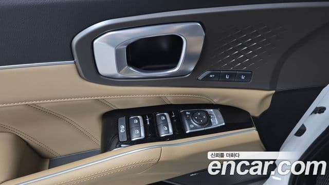 Kia Sorento 2024 — Photo 1/37