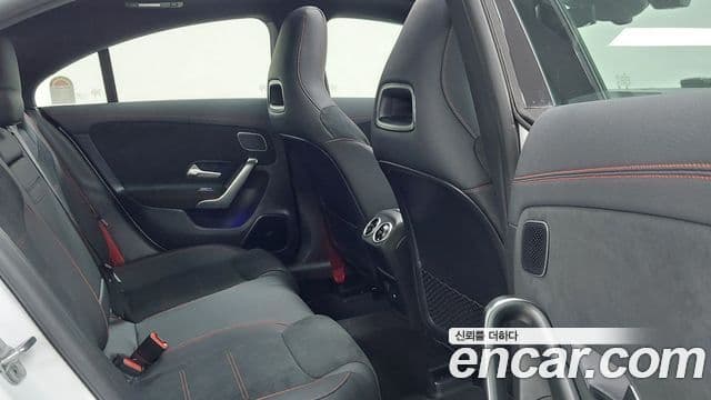 Mercedes-Benz CLA-Class 2025 — фото 8 из 18