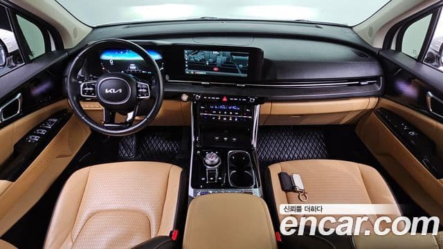 Kia Carnival 2021 — ფოტო 7/20