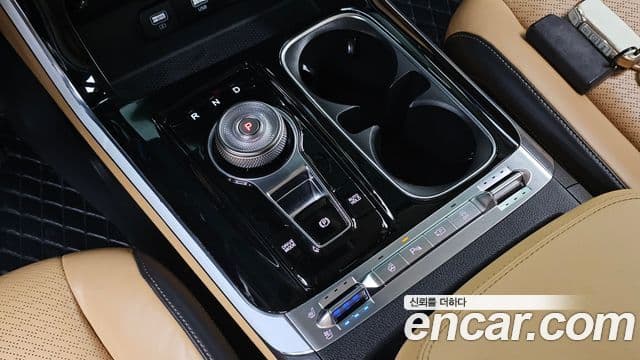Kia Carnival 2021 — ფოტო 9/20