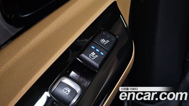 Kia Carnival 2021 — ფოტო 20/20