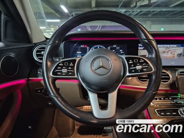 Mercedes-Benz E-Class 2018 — Фото 10/20