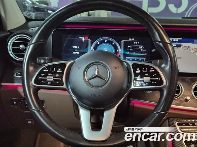 Mercedes-Benz E-Class 2018 — Фото 11/20
