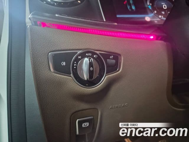 Mercedes-Benz E-Class 2018 — Фото 17/20